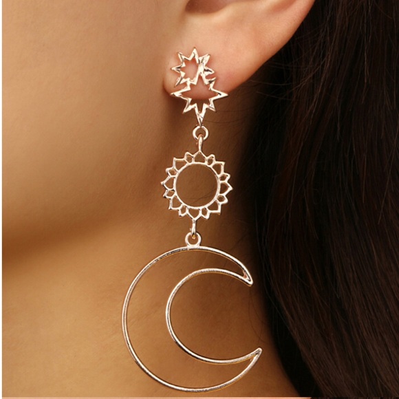 Marvelous Long Gold Sun & Moon Earrings (V1) - Picture 6 of 8